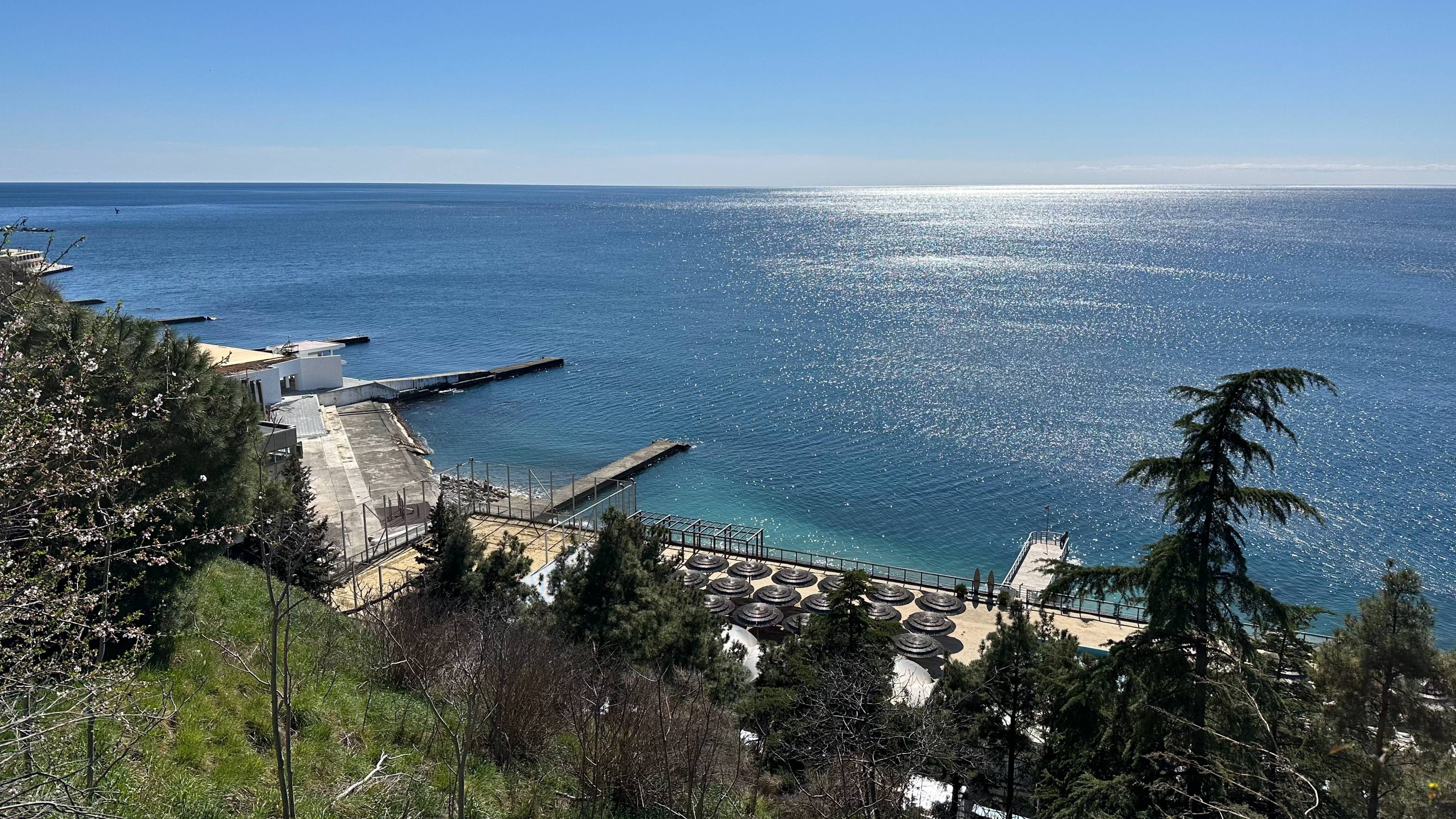 Сегодня в Ялте солнечно и прохладно. 19 марта 2025г