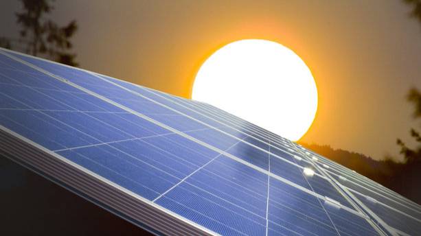 Запуск альтернативной крыши. Солнечная батарея. Бесплатное электричество. On-grid