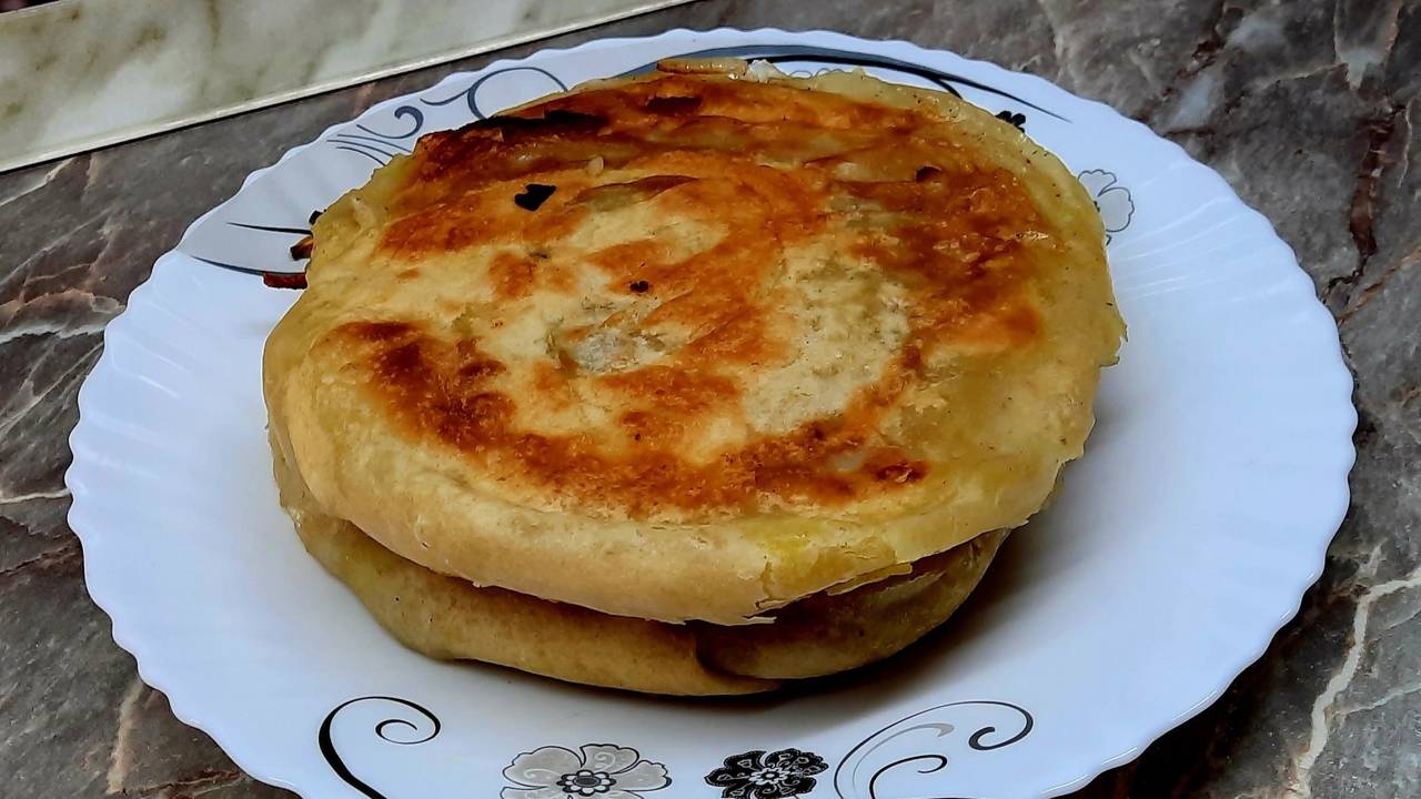 Вкуснейшие ЛЕПЕШКИ С ЛУКОМ НА СКОВОРОДЕ! Проще не бывает!!