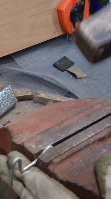 Гвозди как пластилин! Холодная ковка, изготовление крючков.