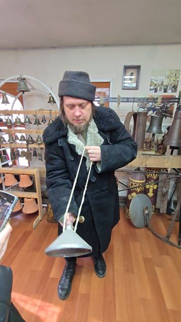 Колокол из сепаратора, музей колокольного звона, Новосибирск