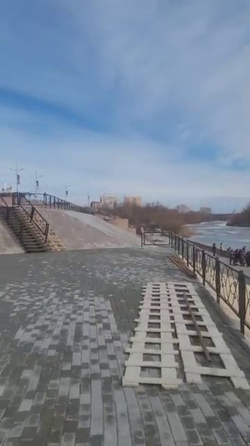 Весенняя набережная в Кургане#shorts  #travel #зима #кино #обзор #красота #хоккей #путешествия