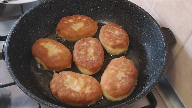 Жареные пирожки без дрожжей с капустой. ТЕСТО ЗА ПАРУ МИНУТ