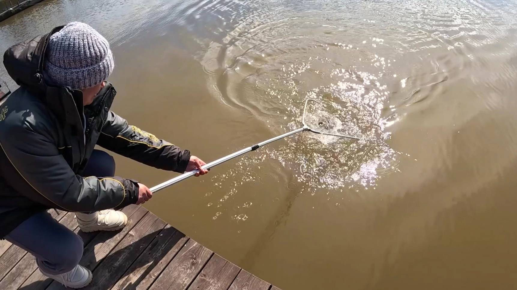 ТУТ рыба ОТРЫВАЕТ ПРИМАНКИ. Рыбалка на спиннинг весной