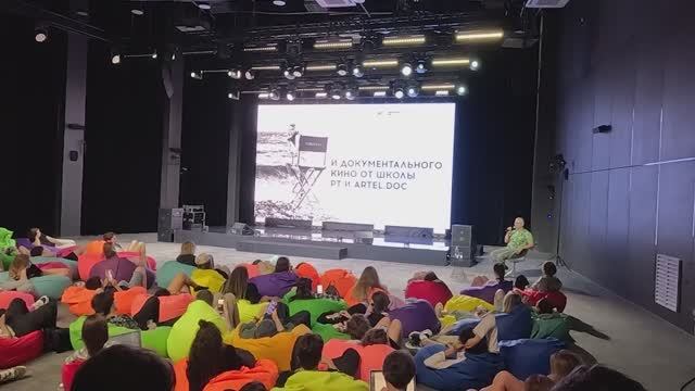 Мастерская от RT - день 3 ч.3 - обучение, обсуждение с автором док.кино В. Гузь, вопрос из ДНР