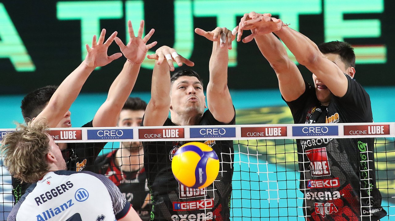 Волейбол. Любе Чивитанова — Милан. 1/4 финала. Третий матч