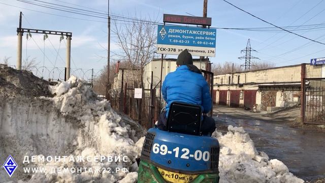 Уборка снега в труднодоступных местах