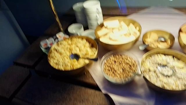 завтрак шведский стол в отеле гостиница Нептун, Санкт Петербург, 25 марта 2025