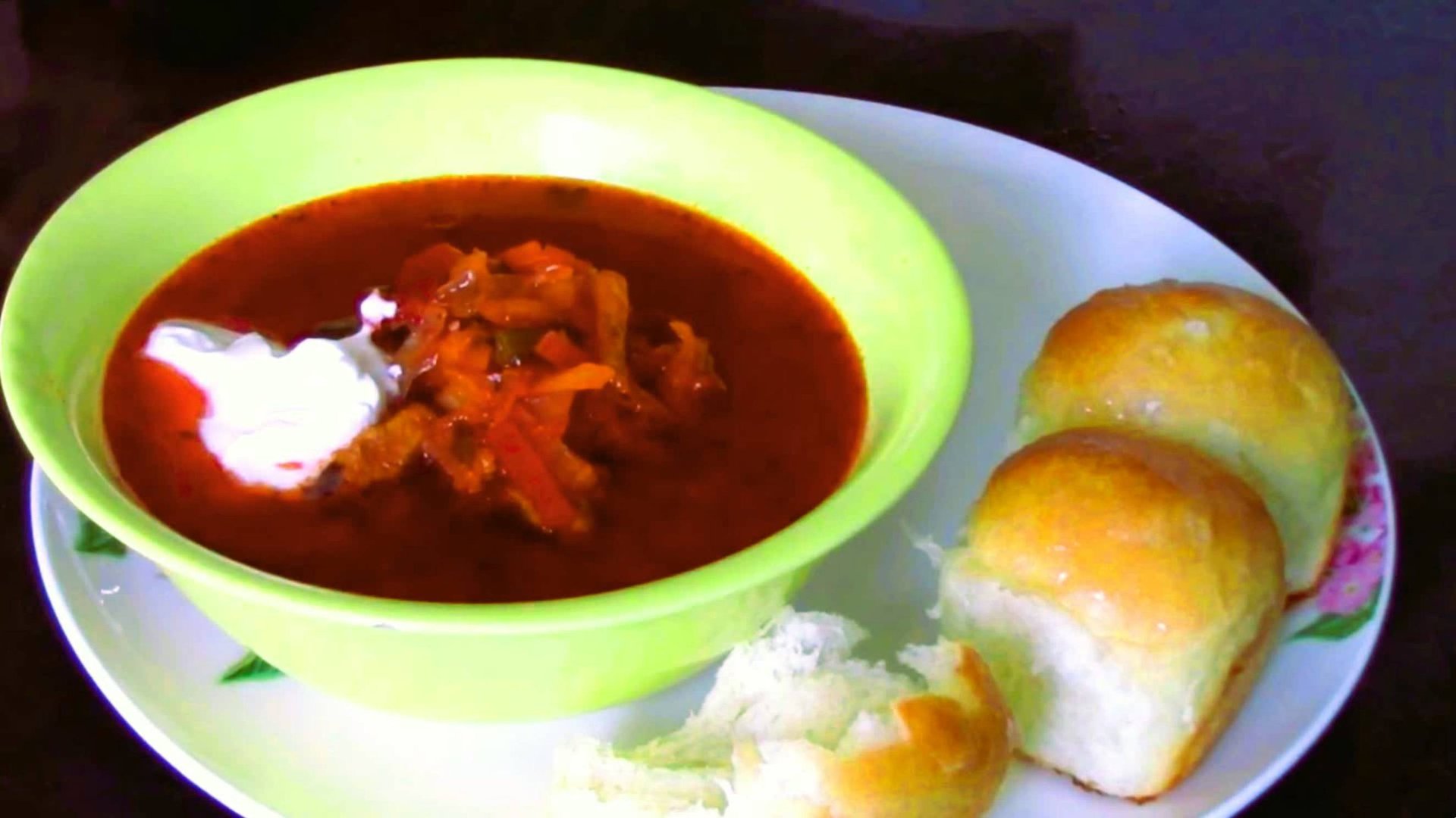 Борщ и чесночные пампушки