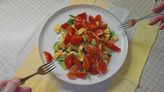 Витаминный Постный салат-закуска из Авокадо с Руколой!