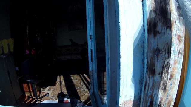 Реставрация и ремонт. Покраска деревянного окна.