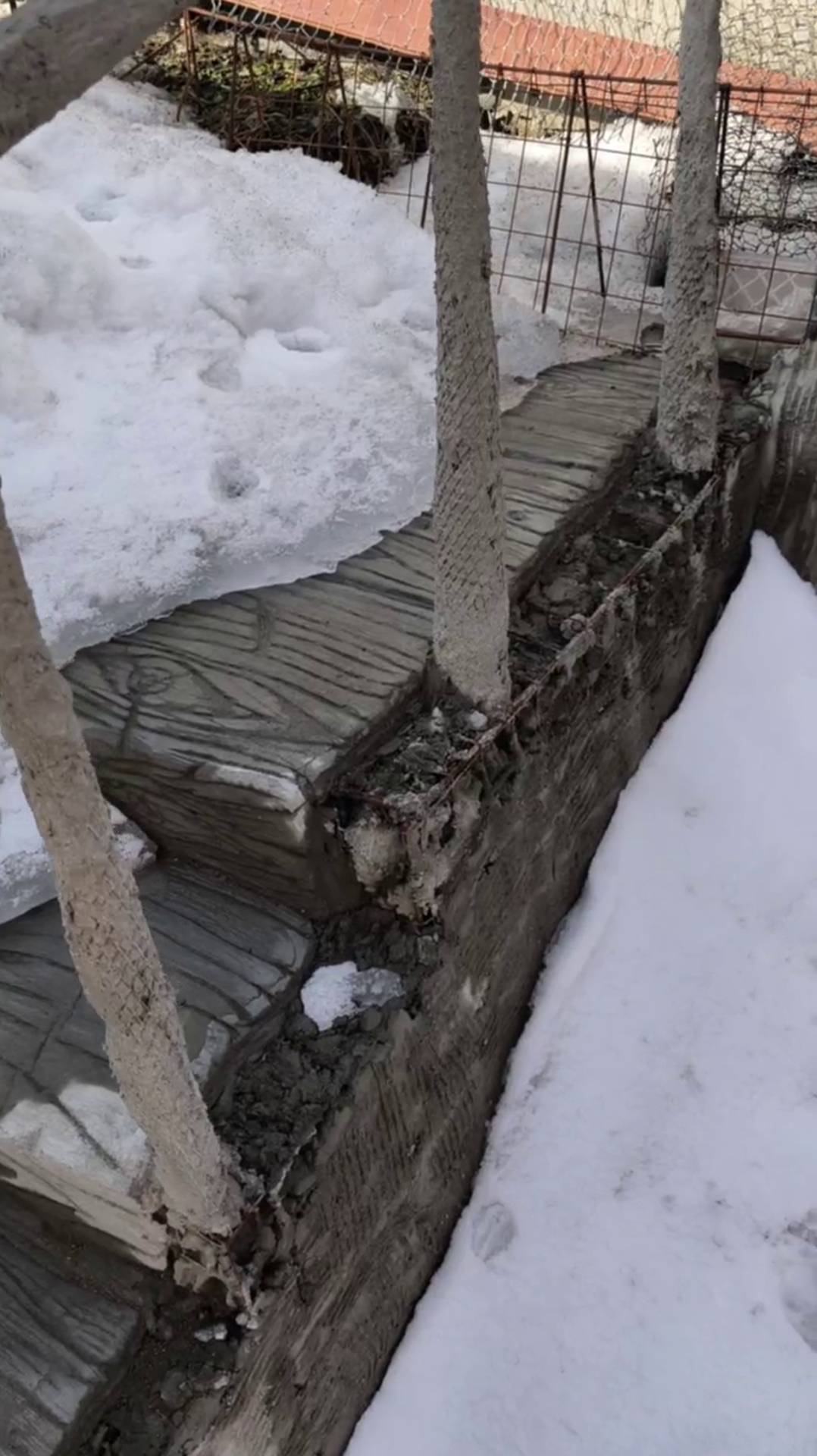 изготовление ступенек забора  из  арт бетона как эта работа пережило  зиму. мастер Дмитрий.