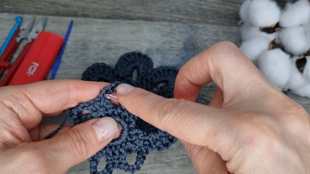 Как связать простой и красивый цветок крючком из шнура или другой пряжи  - просто и легко