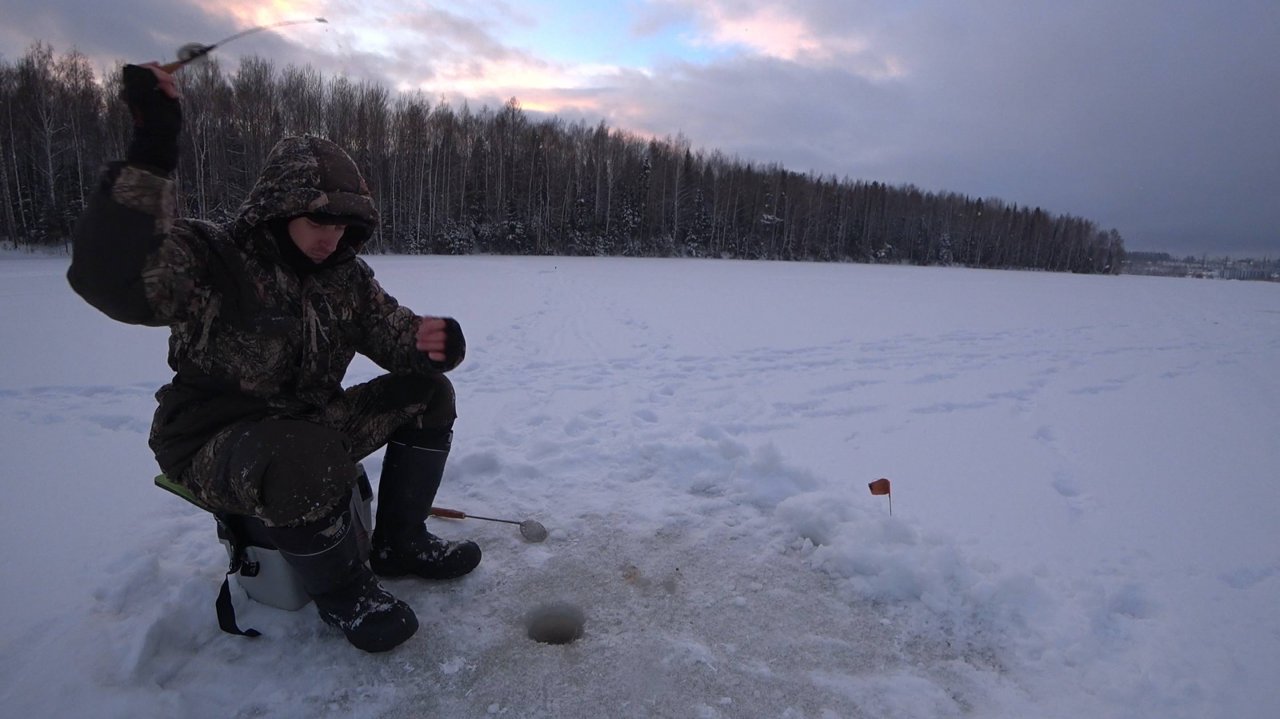 БЕЗМОТЫЛКА ПО ПЕРВОМУ ЛЬДУ