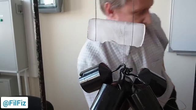 Физический опыт, проволка под давлением.