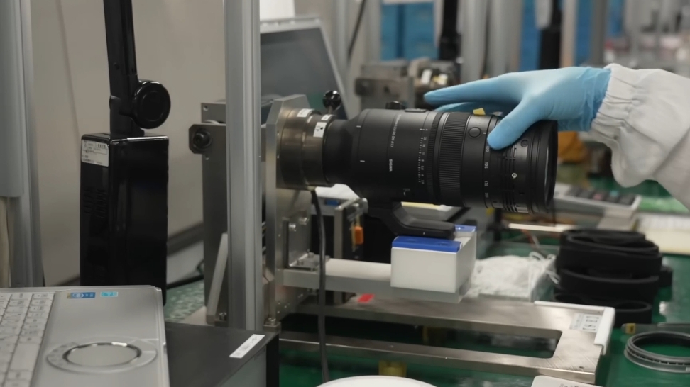 Как изготавливают объективы фотоаппарата.