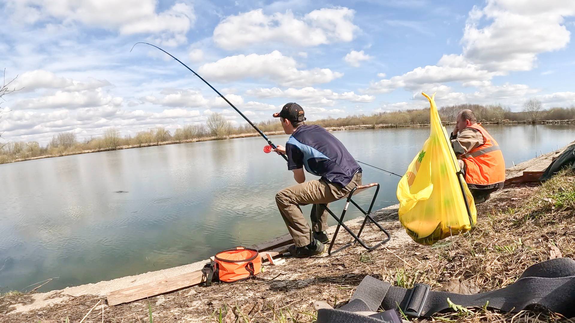 КОГДА она ВСПЛЫЛА, Я ДАР РЕЧИ ПОТЕРЯЛ! Рыбалка на поплавок, лещ в апреле