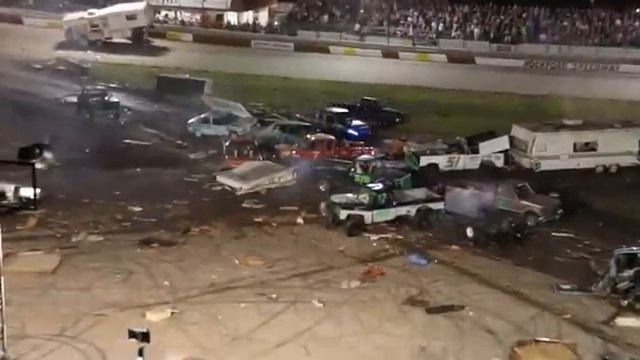 Гонки на Восьмерке с Перекрестком - Figure 8 Trailer Race!