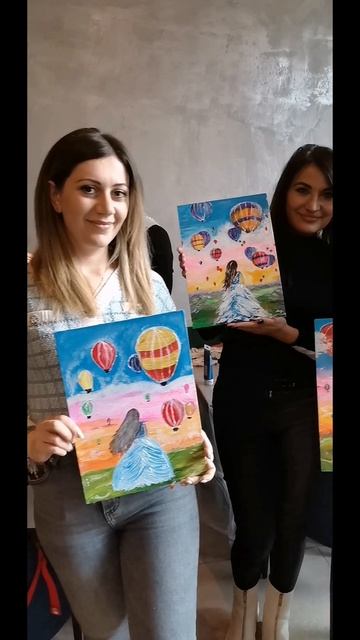 На мастер-классе по рисованию для взрослых