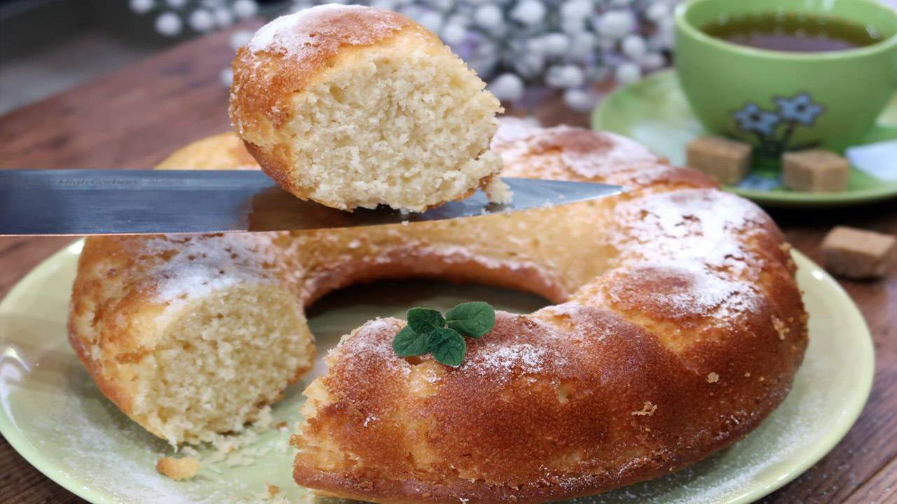 Кекс на сливках – румяный снаружи, рассыпчатый и мягкий внутри