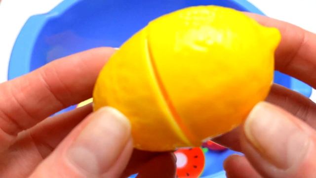 Развивающее видео для детей -  Смешивание игрушечных  фруктов  ASMR