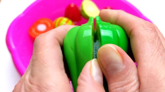 Развитие малышей -  нарезка овощей ASMR