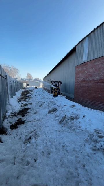 Уборка мокрого, тяжелого снега I Мини-погрузчик BAUMECH ML-02 PRO с кабиной и снегоротором