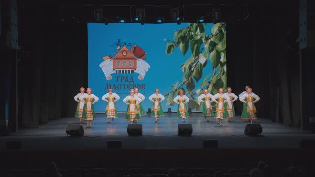 Ансамбль народного танца Сударушка. Девичья пляска (постановка Останиной О. С.)