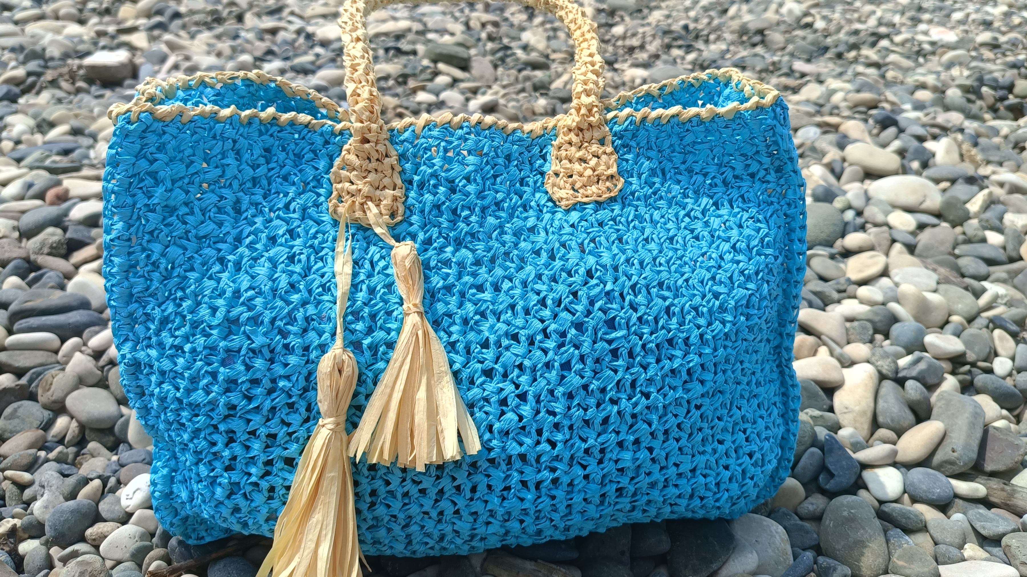 "Будь в тренде!"./ Сумка из рафии./Поперечное вязание./МК