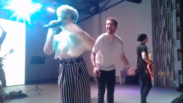 ВЫ ТОЛЬКО ПОСЛУШАЙТЕ!!!! ФАНТАЗЁР + БЕЛЫЕ РОЗЫ (ВЕРСИИ ПОПУЛЯРНЫХ ПЕСЕН ОТ КАВЕР-ГРУППЫ)