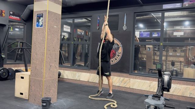 Строгие подтягивания на канате