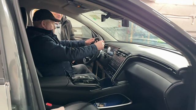 "Да вы вообще молодцы" -  отзыв с выдачи 4 авто в одну семью.