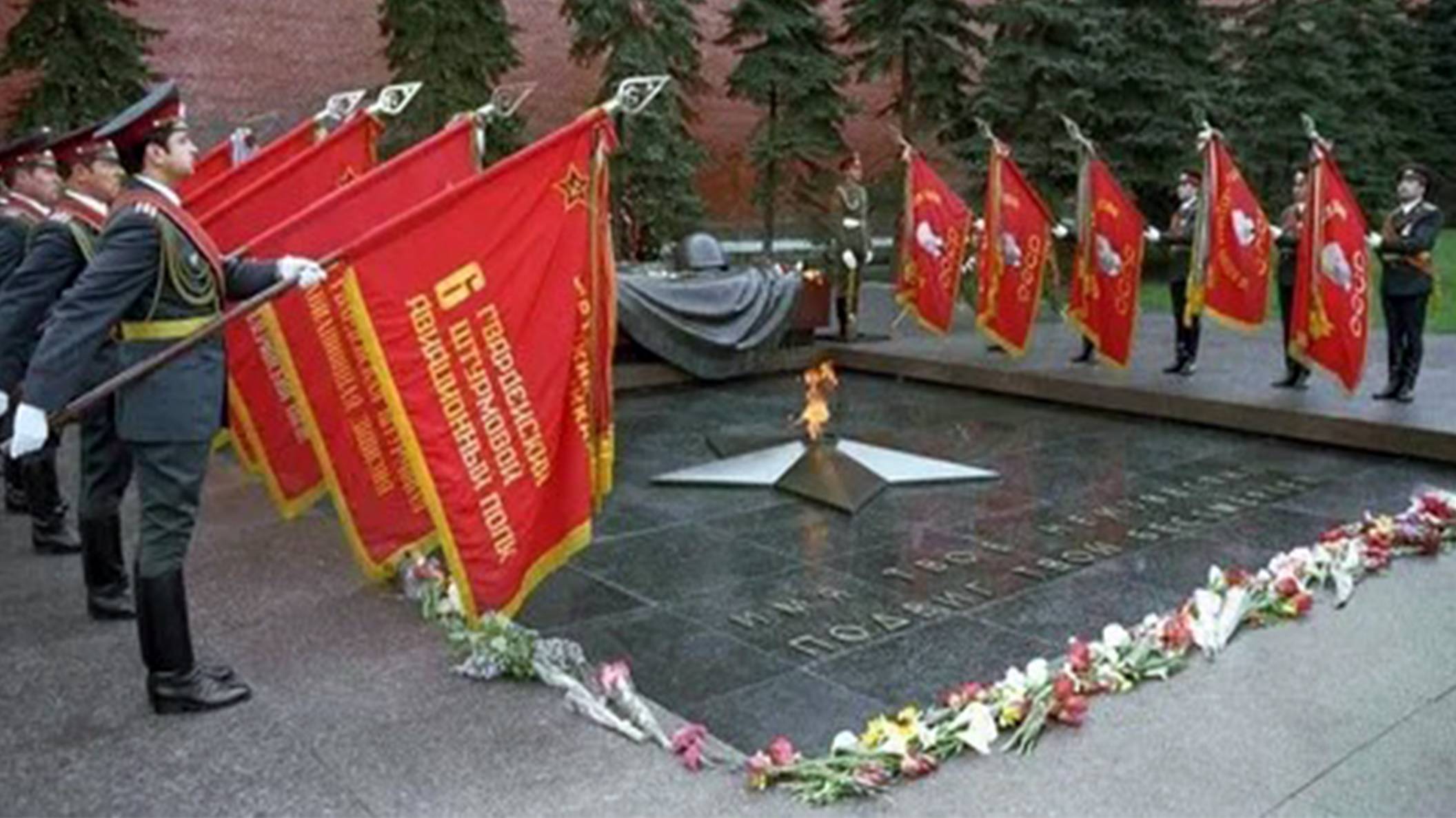 "Спасибо, Родина" (Коренблит - Юсуфи) из Вокал. мегацикла "Помните: мы победили и вы - победите!"