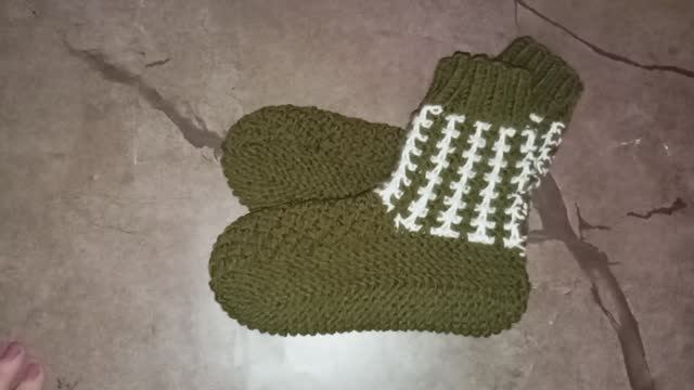 Архив. Связала носочки в подарок для дочери.