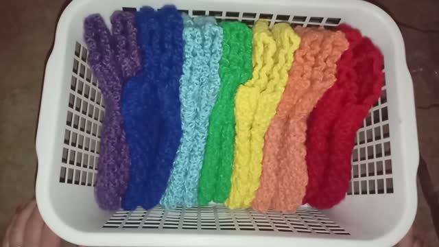 Моя радужная коллекция тапочек готова 💥