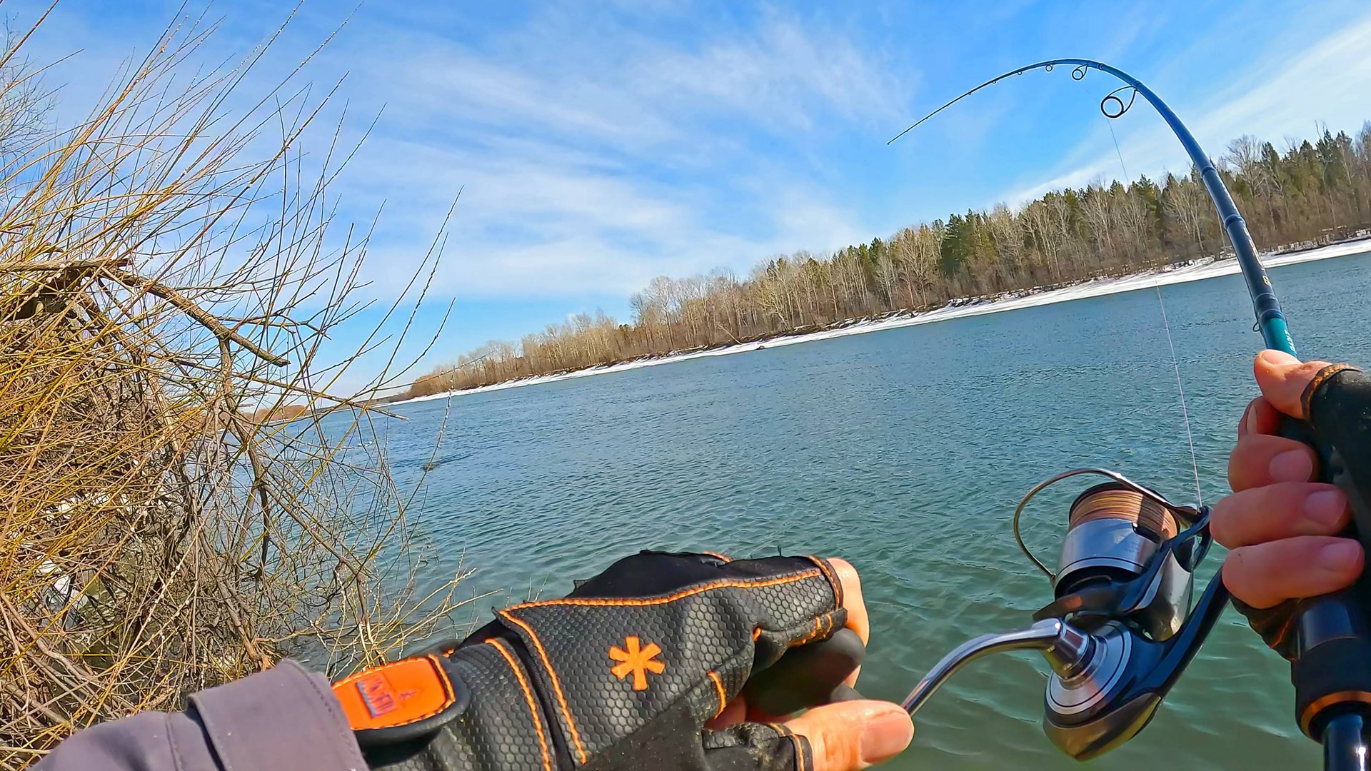 Забросил на отмель и ТУТ ЖЕ АТАКА! Вот как жирует щука весной !