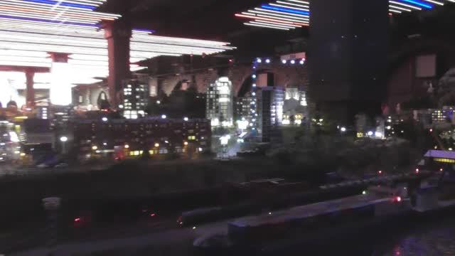 экскурсии в Санкт Петербурге Гранд Макет, смена времени суток, ночь, ночные небоскребы, вулканы