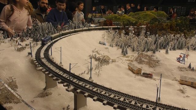 экскурсии в Санкт Петербурге, Гранд Макет, северный поселок нефтяников с пастбищем оленей