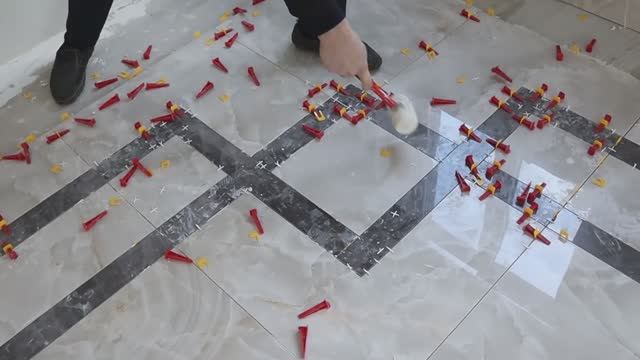 Рабочие хитрости при облицовки ковра на пол из керамогранита. Часть 2.