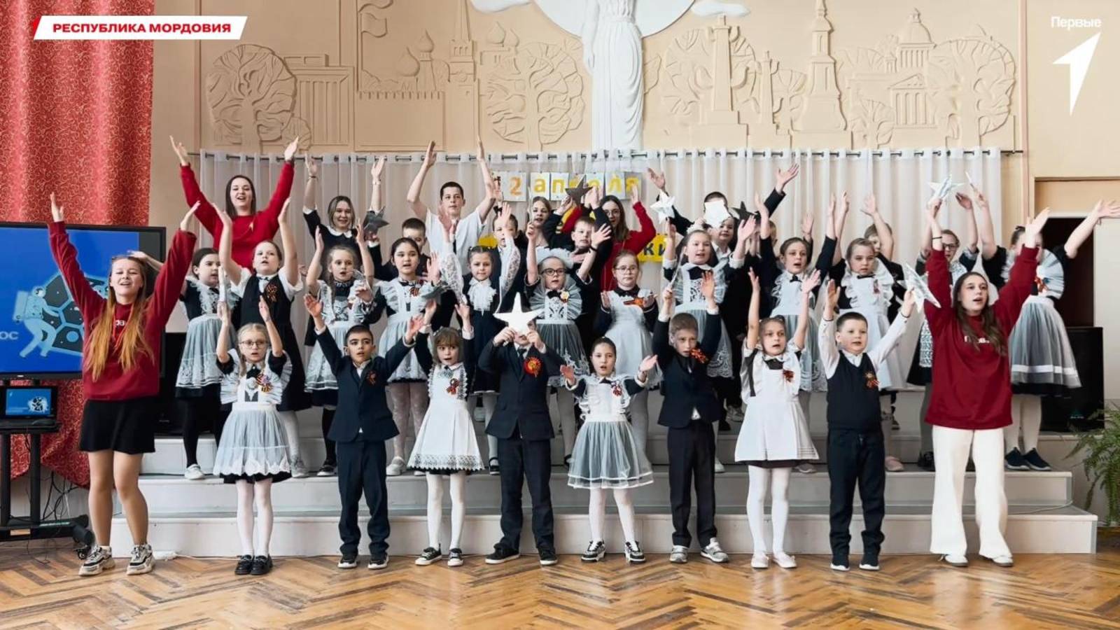 Гимн российской космонавтики в исполнении самых маленьких Первых!