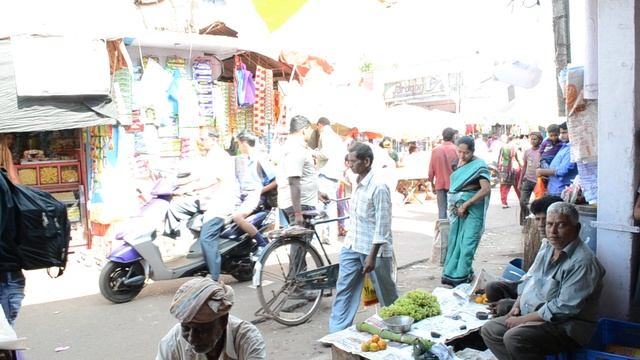 Шумный рынок в Мапусе!