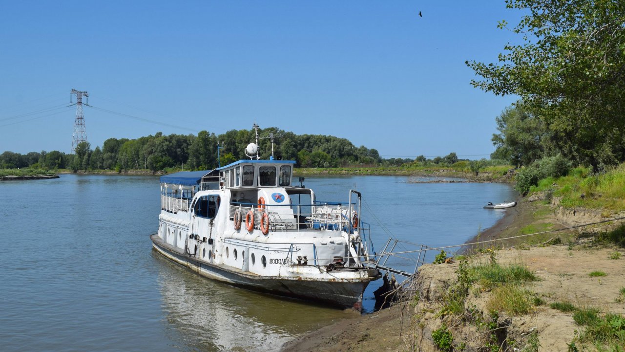 Теплоход Москвич (ПТ-47. Водолей-1). Покатушки по Оби.