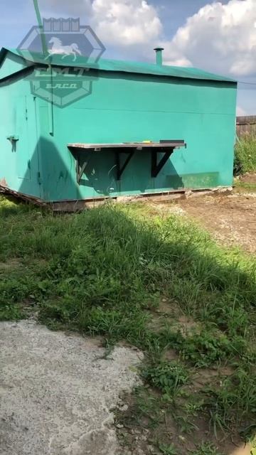 Трактор погрузчик JCB тянет гараж. Трактор погрузчик  JCB 4CX тащит гараж #jcb #железныйгараж