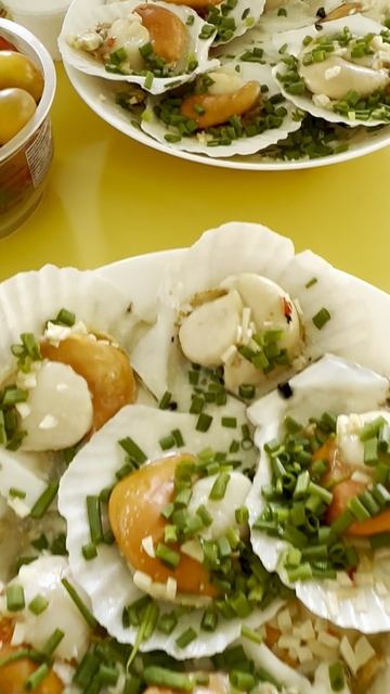 Морские гребешки из Таиланда в кокосовом молоке.