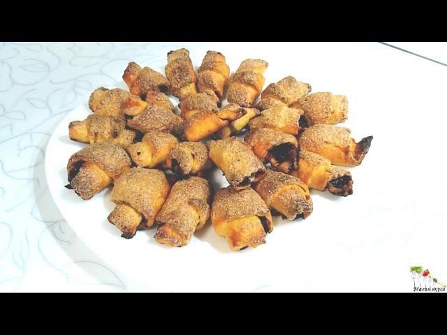 Рогалики из творожного теста с вишней. Улетают с тарелки мгновенно...