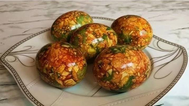 Как ПРАВИЛЬНО покрасить яйца в луковой шелухе.