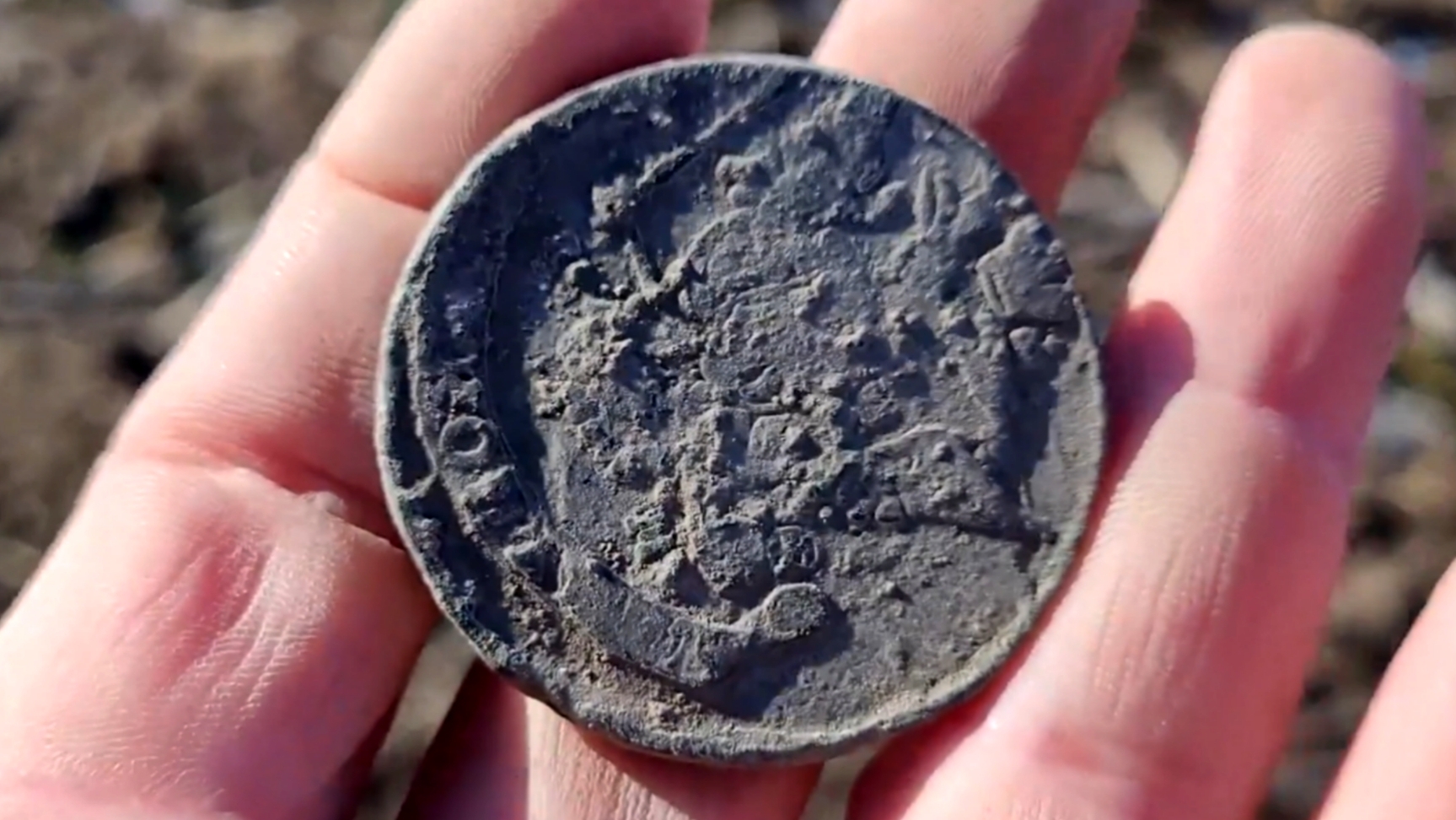 ПОИСК ПОТЕРЯННЫХ СОКРОВИЩ, КОПНУЛИ НА РАСПАХАННОЙ ДЕРЕВНЕ И НЕ ПОВЕРИЛИ ЧТО ЗДЕСЬ СТОЛЬКО МОНЕТ!