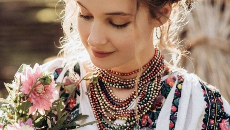 Когда мы(были на войне, ст.Д.Самойлов, муз В.Столяров, поет В.Сорокин и Кубанский хор, офоПавловаО.