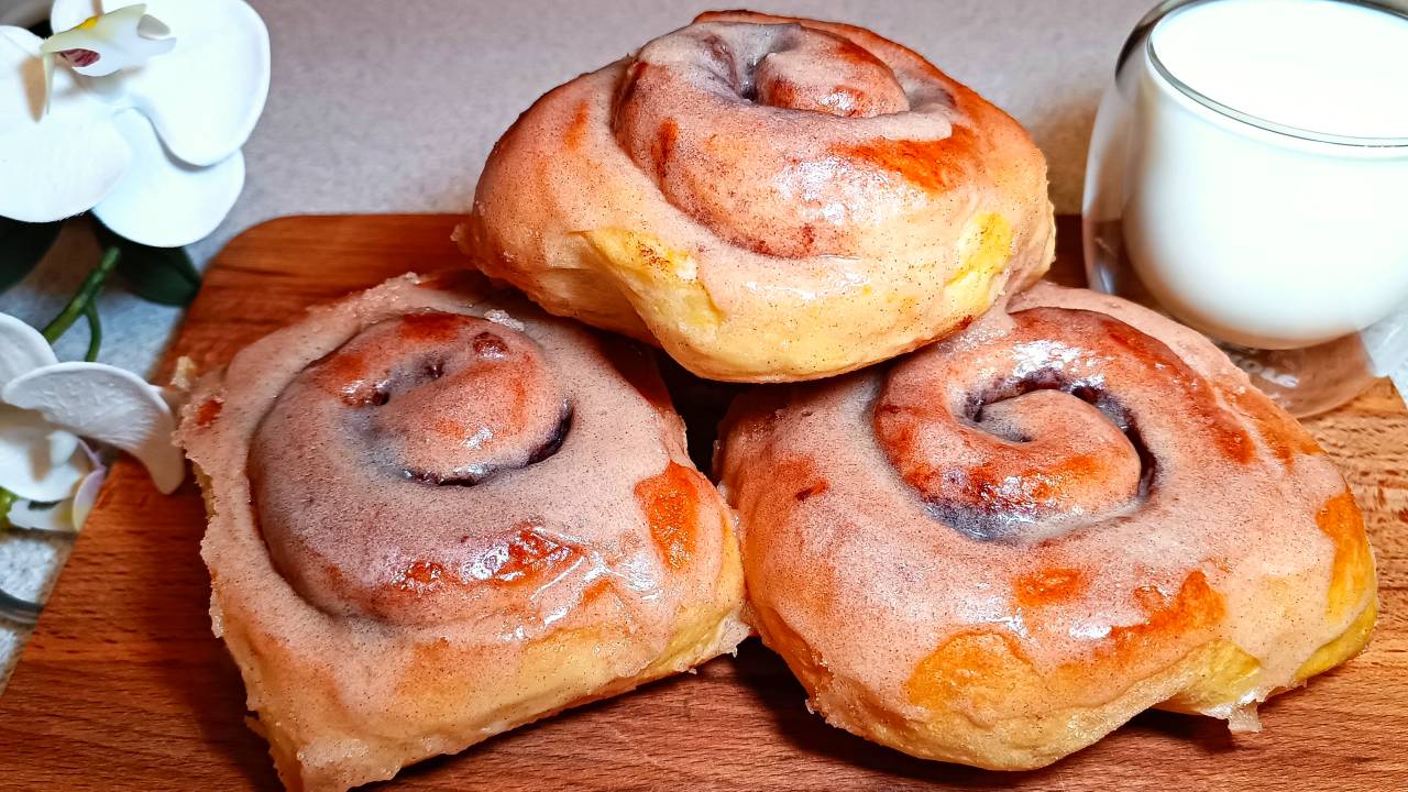 📌 Знаменитые булочки Синнабoн с корицей и кремом из сливочного сыра