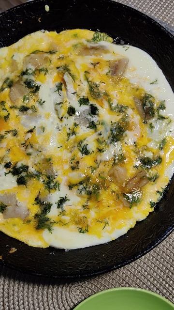 Яичница с сальцом - обед пенсионера